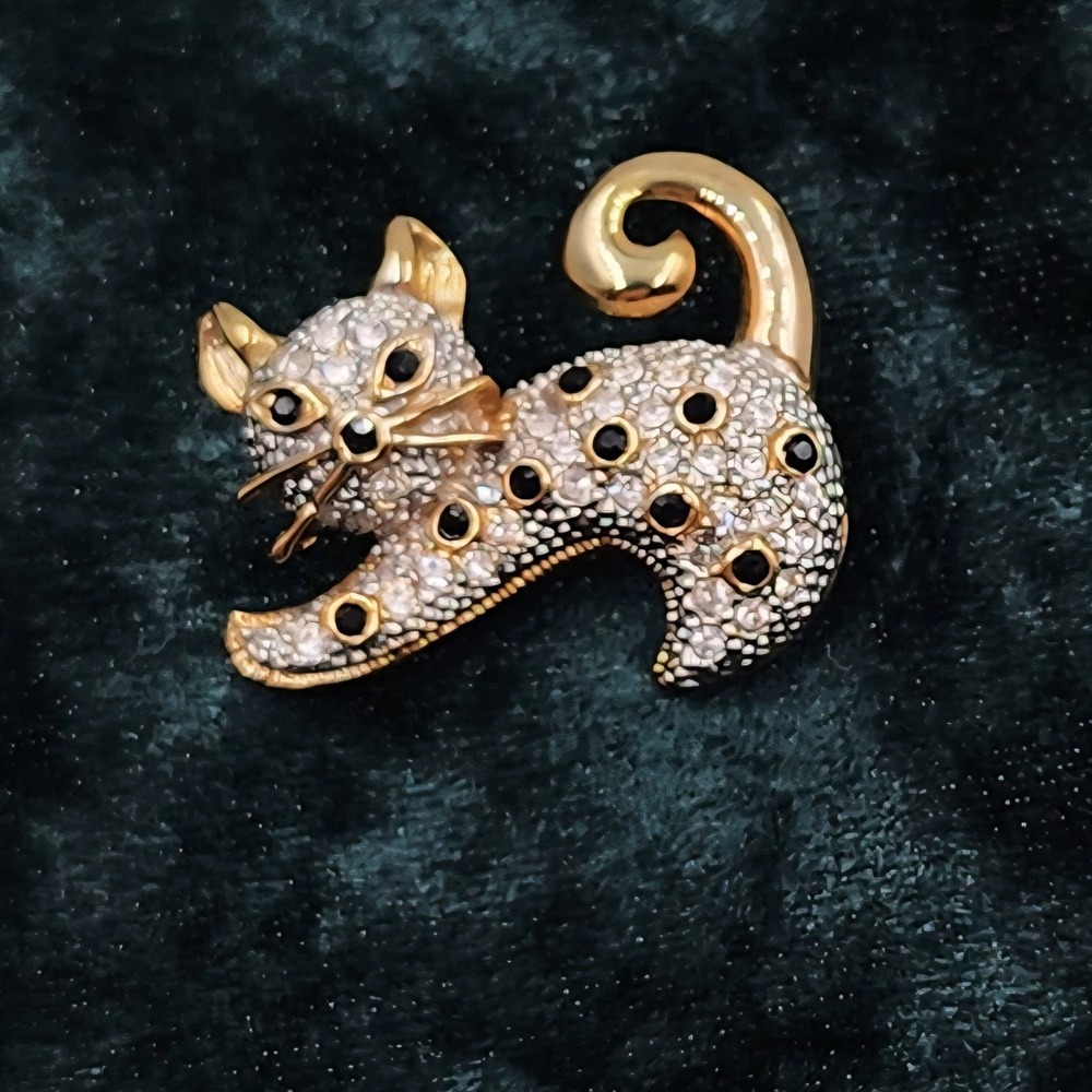 Vintage Rhinestone Cat Brooch Black Clear Stones Gold Tone Figural Pin